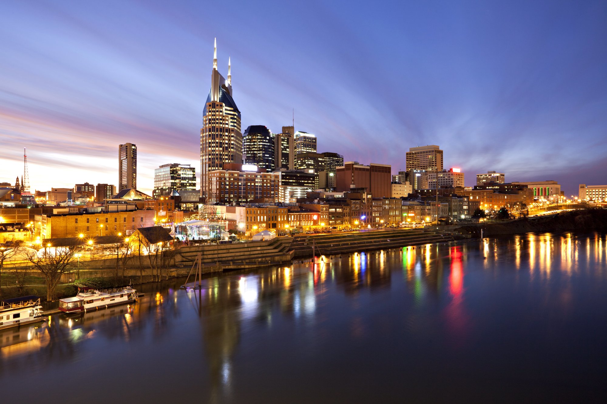 An image of the Nashville skyline at night.